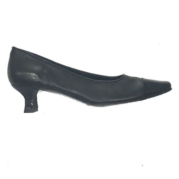 Vaneli Black Pumps - Picture 3 of 13